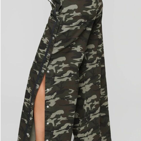 Fashion Nova Camouflage Snao Button Sides High waist Bell Bottom Cotton Pants XS - Picture 5 of 14